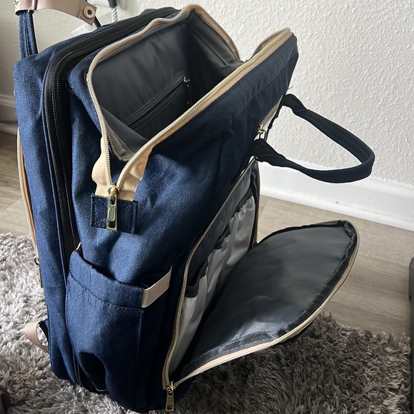 Diaper backpack with changing station - Picture 7 of 7